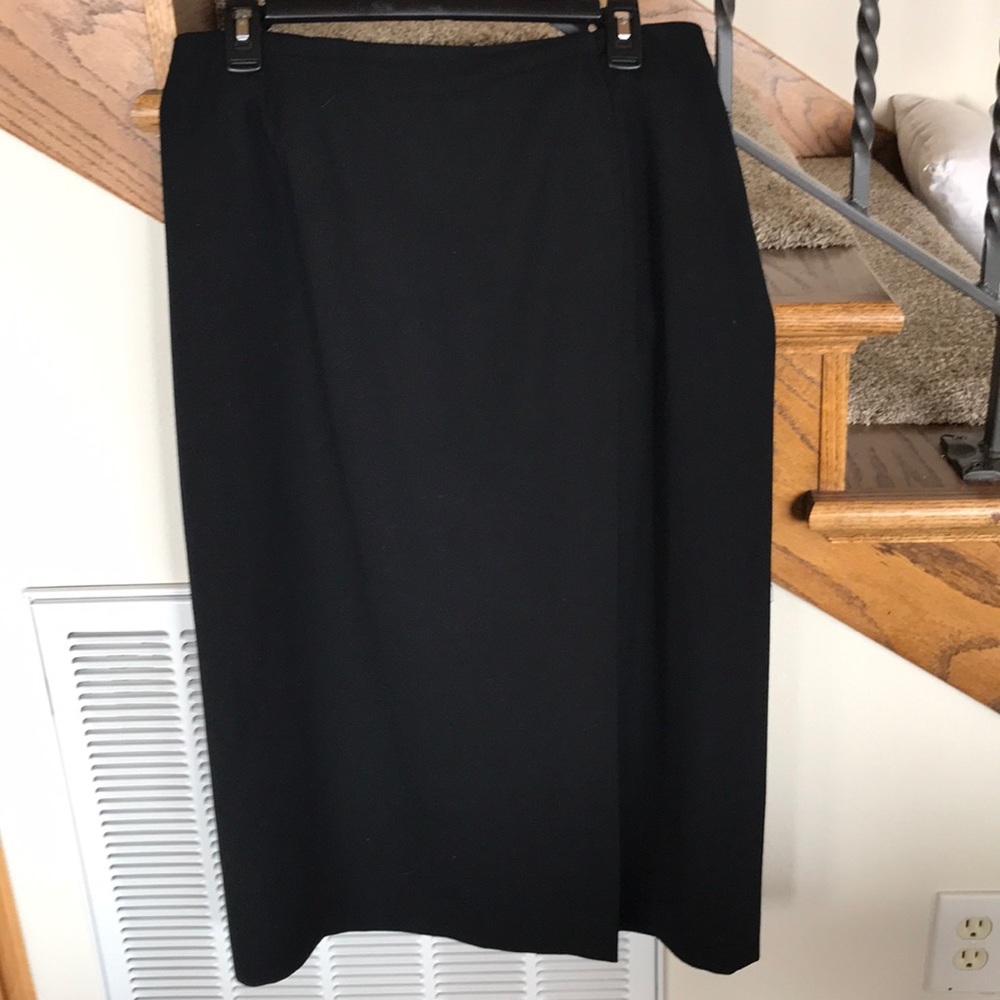 Jones New York vintage black wool skirt, s…